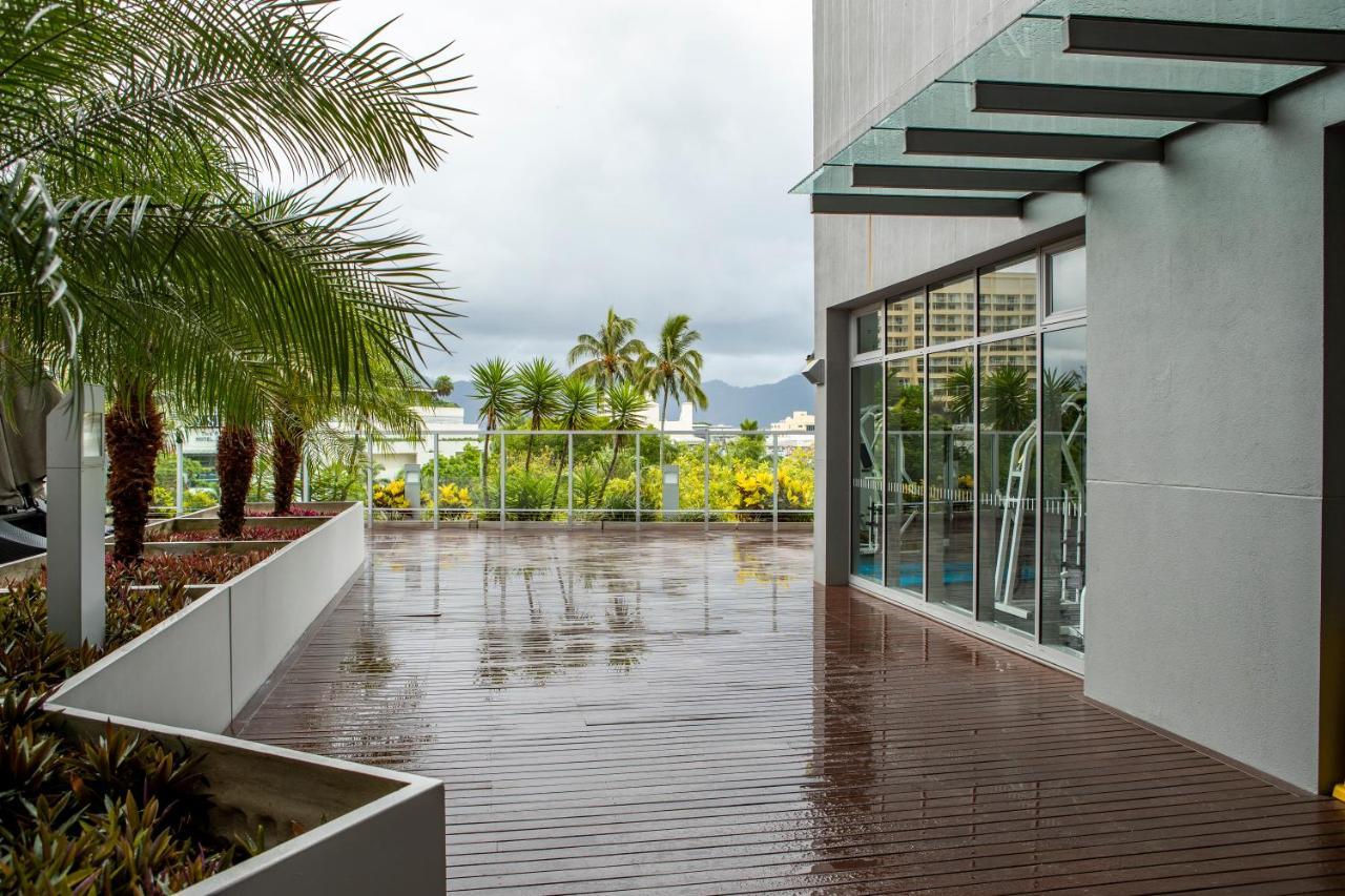 Apartamento Cairns Waterfront Luxury At Harbourlights Exterior foto