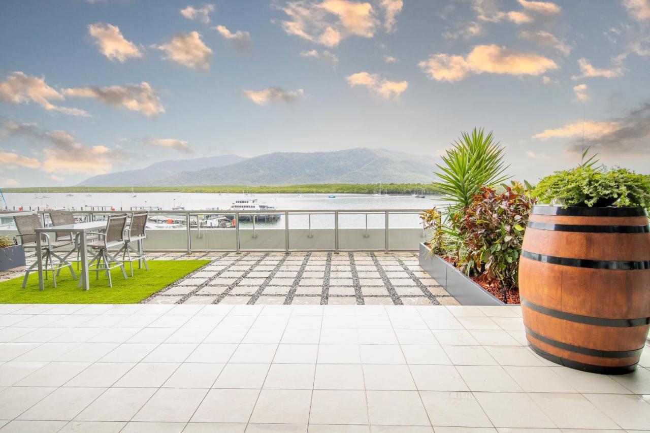 Apartamento Cairns Waterfront Luxury At Harbourlights Exterior foto