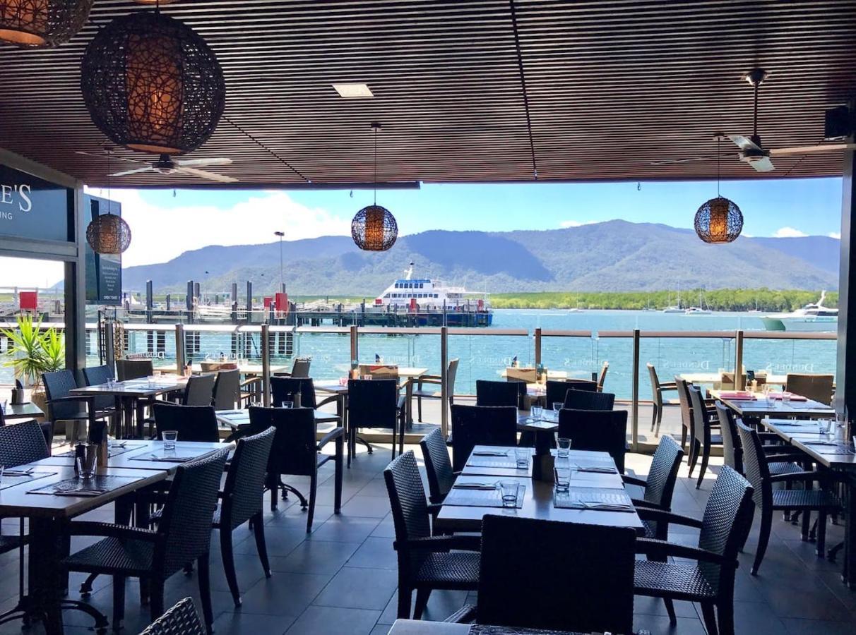 Apartamento Cairns Waterfront Luxury At Harbourlights Exterior foto
