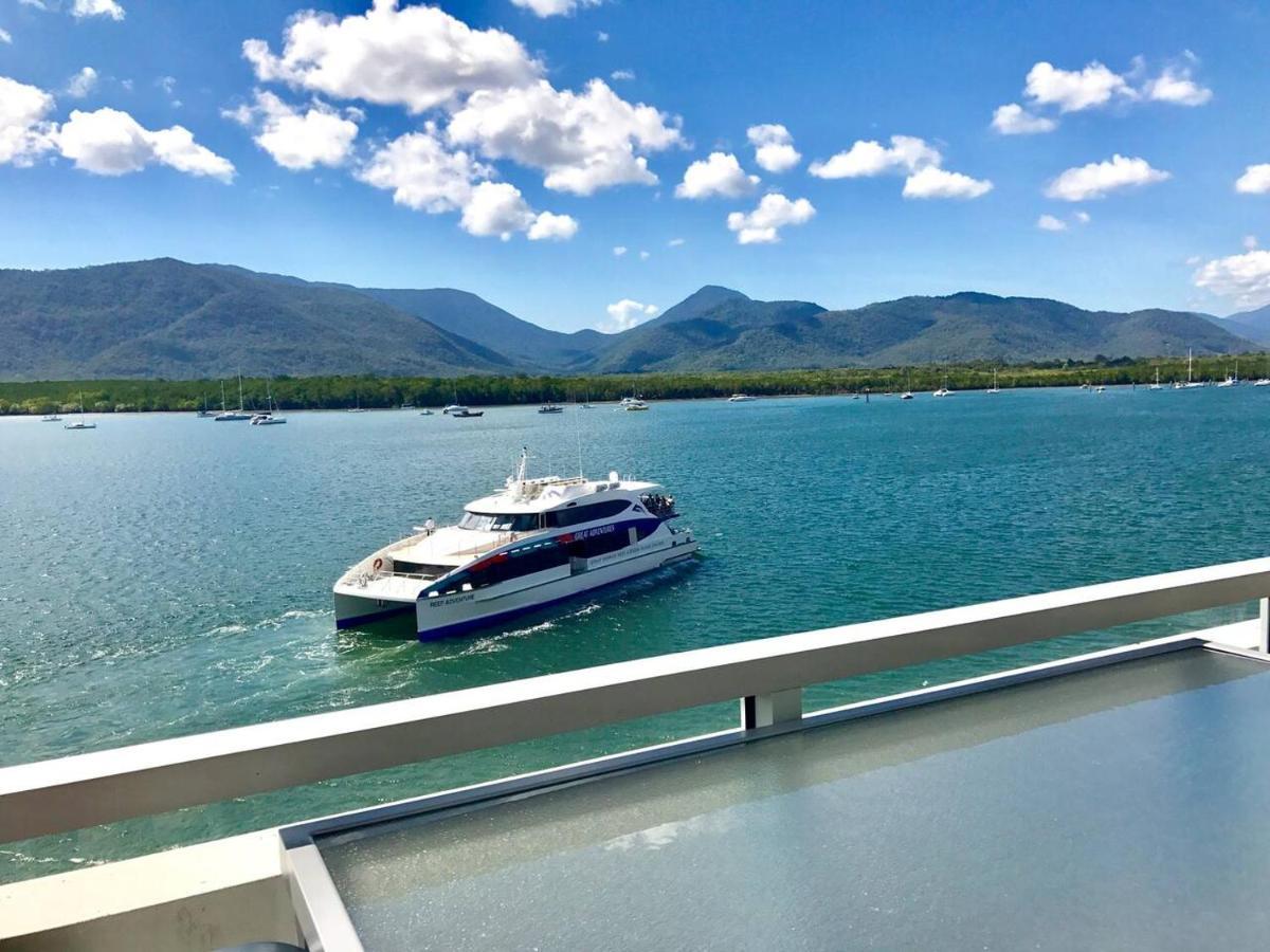 Apartamento Cairns Waterfront Luxury At Harbourlights Exterior foto